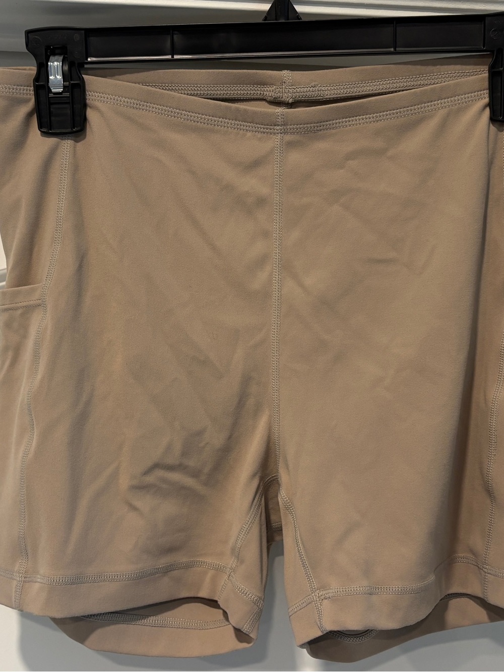 Women’s High-Rise Bike Shorts in Beige - Smooth Stretch